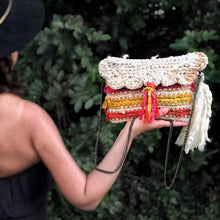 Load image into Gallery viewer, Sun Burst Clutch Crochet Pattern
