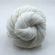 Load image into Gallery viewer, Spiral Hat Knit &amp; Crochet Kit
